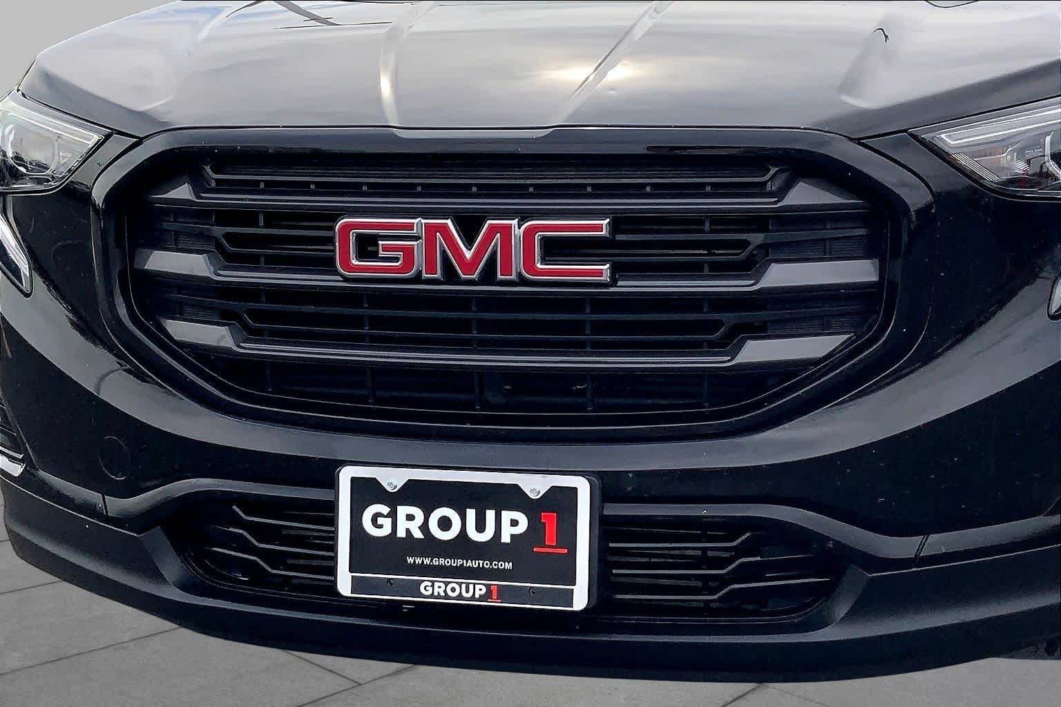 Used 2019 Ebony Twilight Metallic GMC SLE image 30