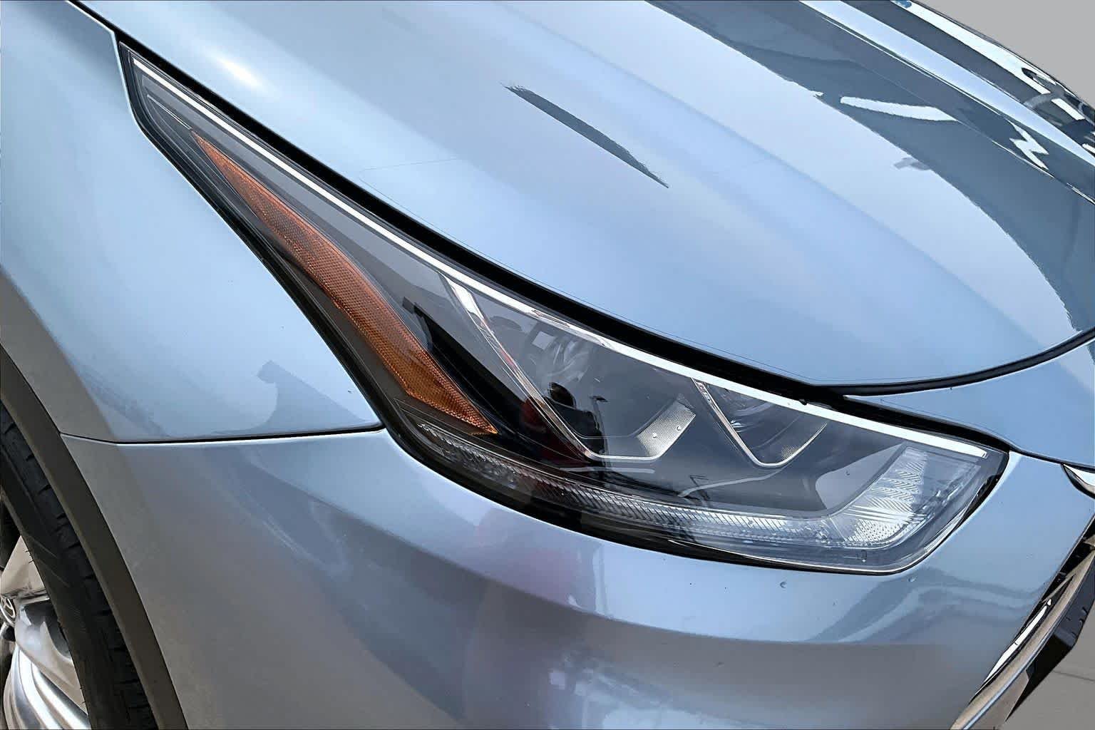 Used 2024 Moon Dust Toyota Platinum image 27
