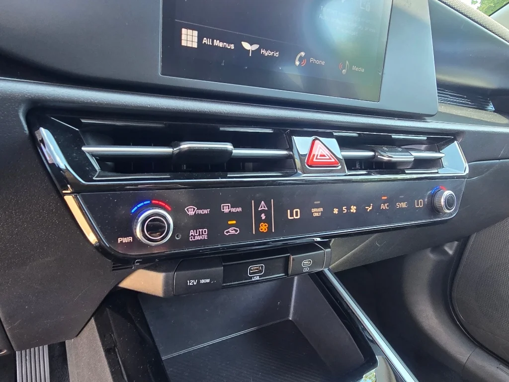 Used 2025 Runway Red Kia LX image 22
