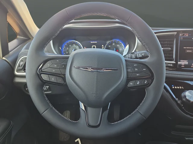 New 2026 Red Hot Pearl-Coat Exterior Paint Chrysler Select image 15