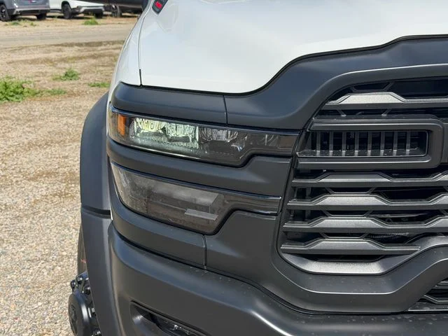 New 2026 Bright White Clear-Coat Exterior Paint RAM Tradesman image 5