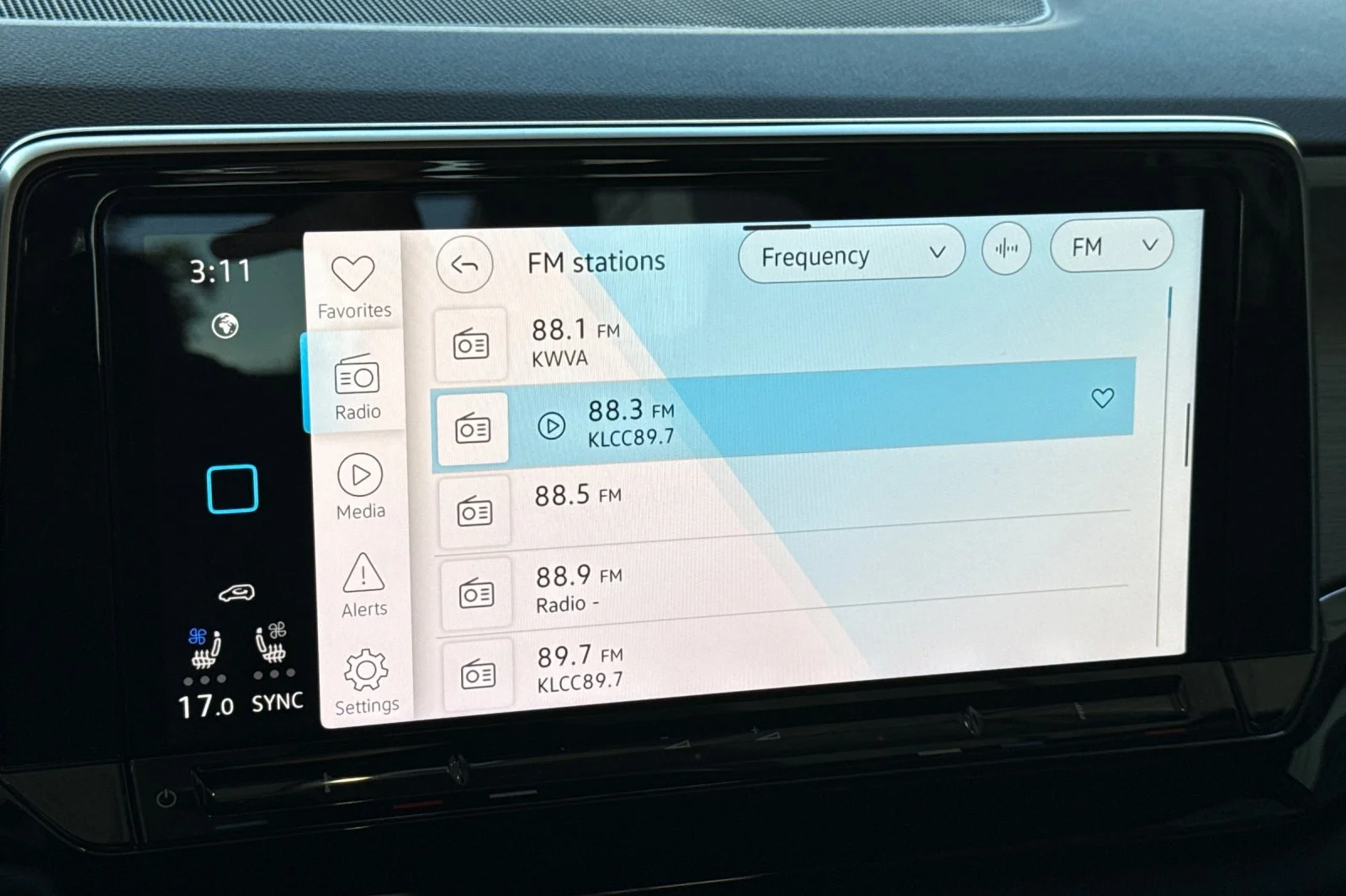 Used 2026  Volkswagen SE w/Technology image 20