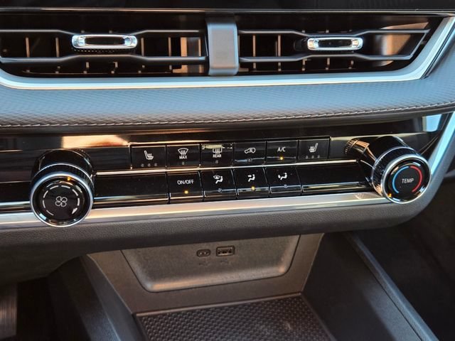 New 2027 Mosaic Black Metallic Chevrolet LT image 13