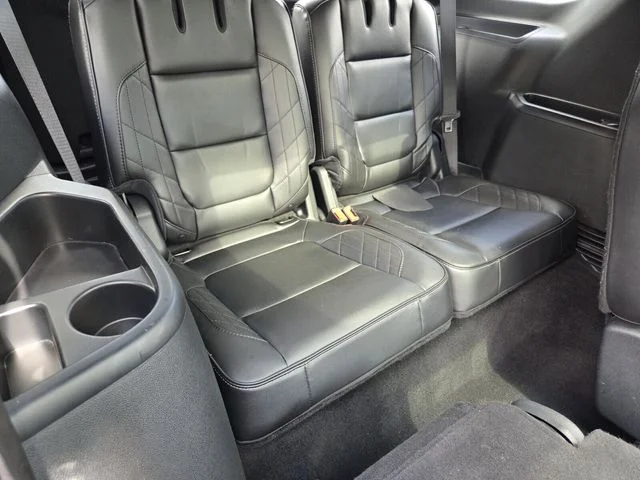 Used 2018 Black Ford Platinum image 14