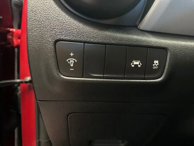 Used 2021 Red Hyundai SE image 21