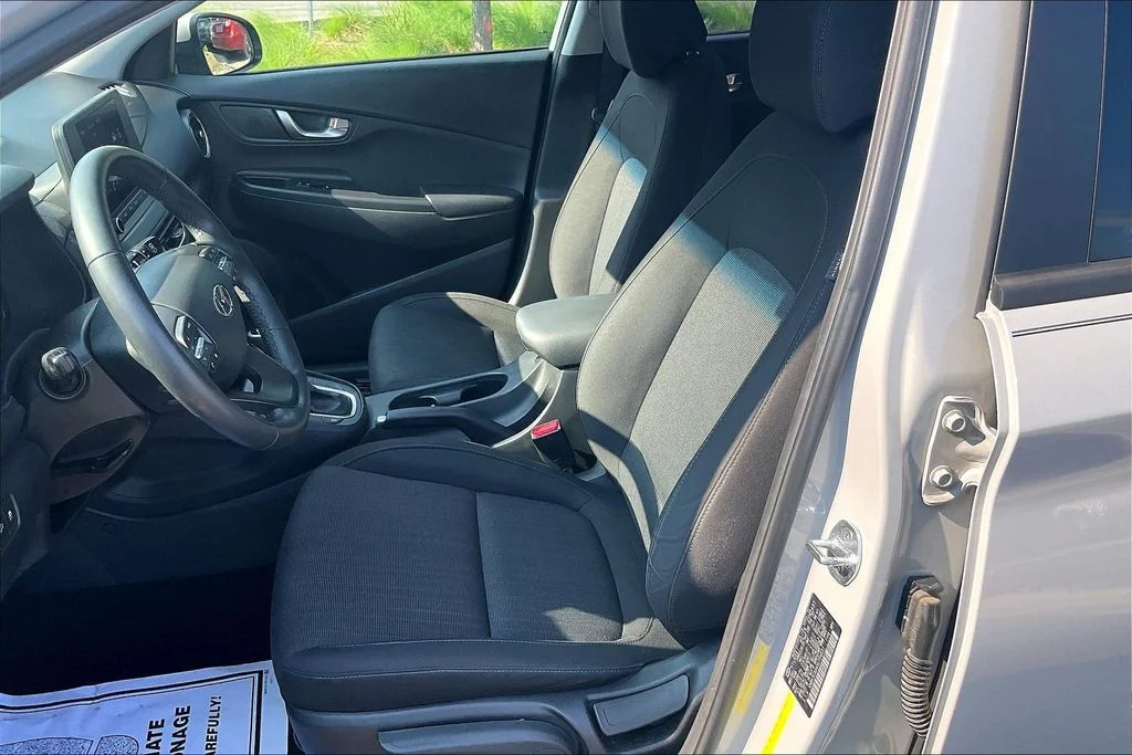 Used 2022 Silver Hyundai SEL image 28