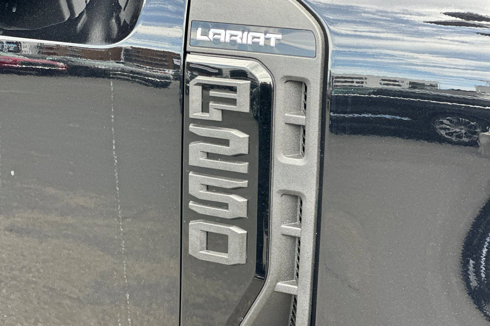 New 2026 Agate Black Metallic Ford F-250® Lariat® image 25