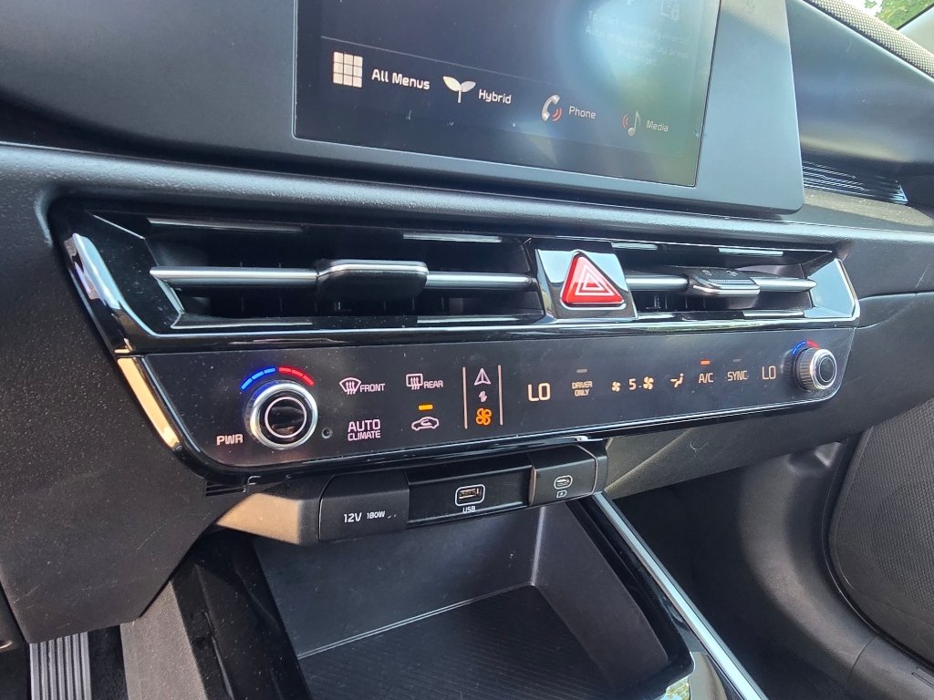 Used 2025 Runway Red Kia LX image 21
