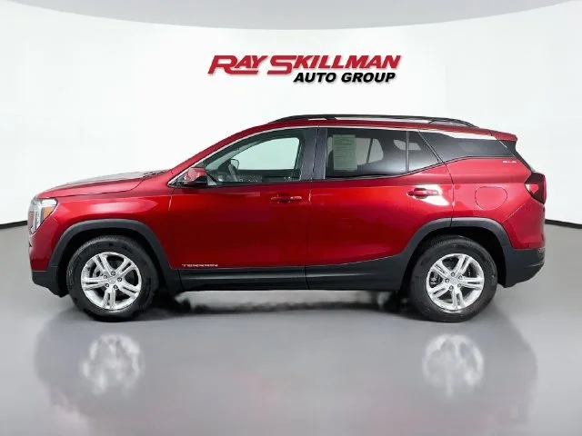 Used 2023 Red GMC SLE image 4