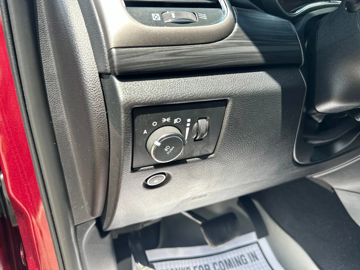 Used 2020 Red Jeep Altitude image 17