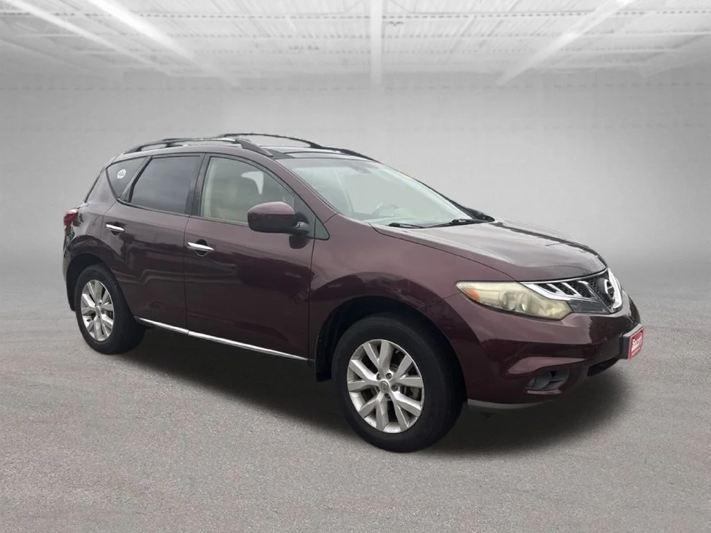 Used 2013 Black Nissan SL image 2