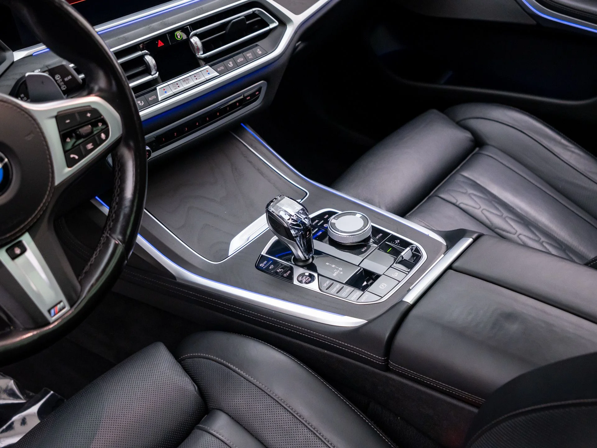 Used 2022 Black BMW M50i image 13