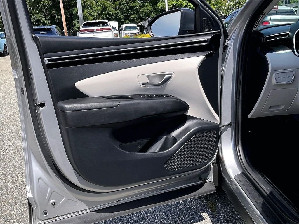 Used 2024 Silver Hyundai SEL image 9