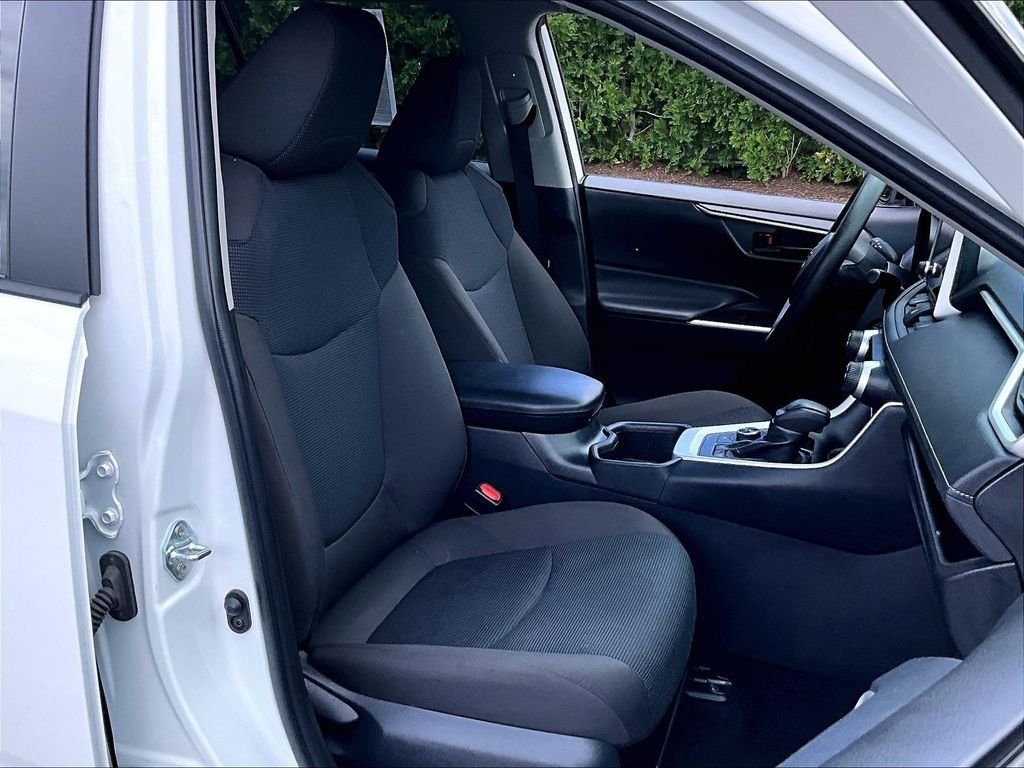 Used 2025 White Toyota LE image 11