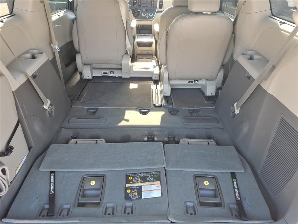Used 2020 Beige Toyota XLE image 18