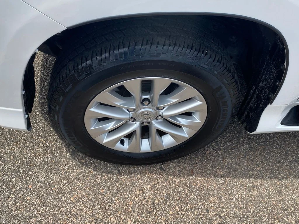 Used 2019  Lexus 460 image 18