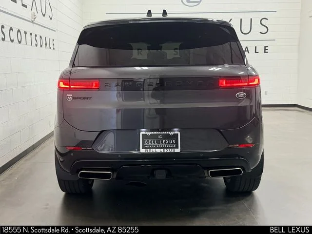 Used 2023  Land Rover SE Dynamic image 5