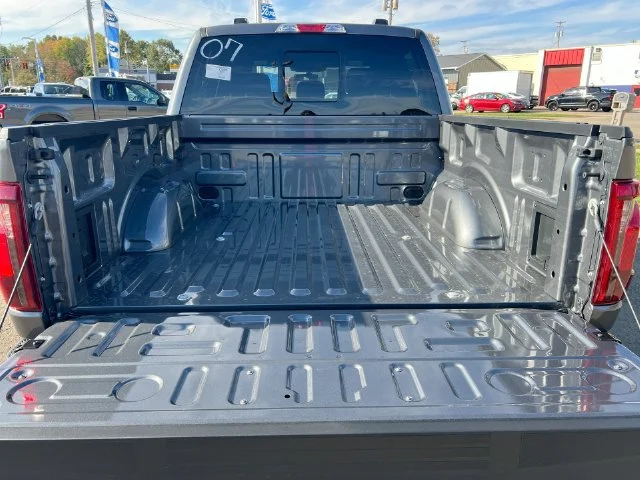 New 2026 Carbonized Gray Metallic Ford XLT image 29