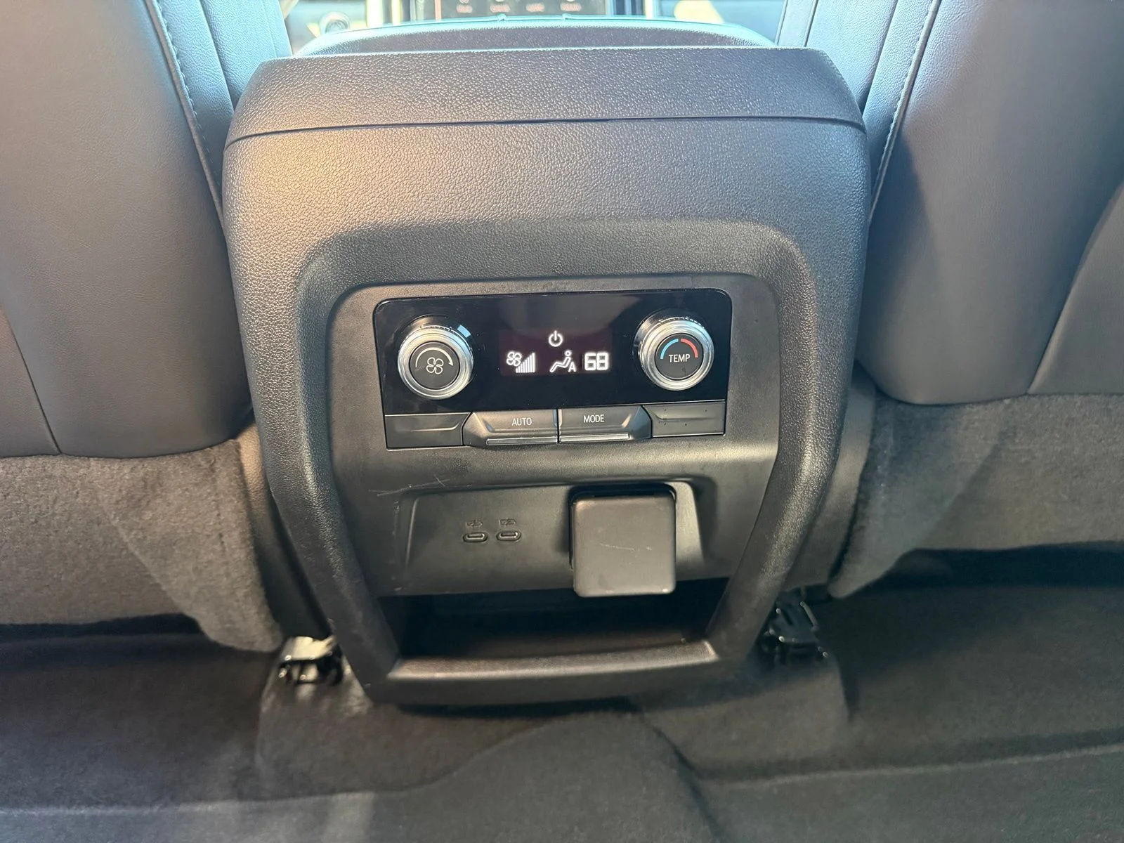 Used 2024 Black GMC Elevation image 28