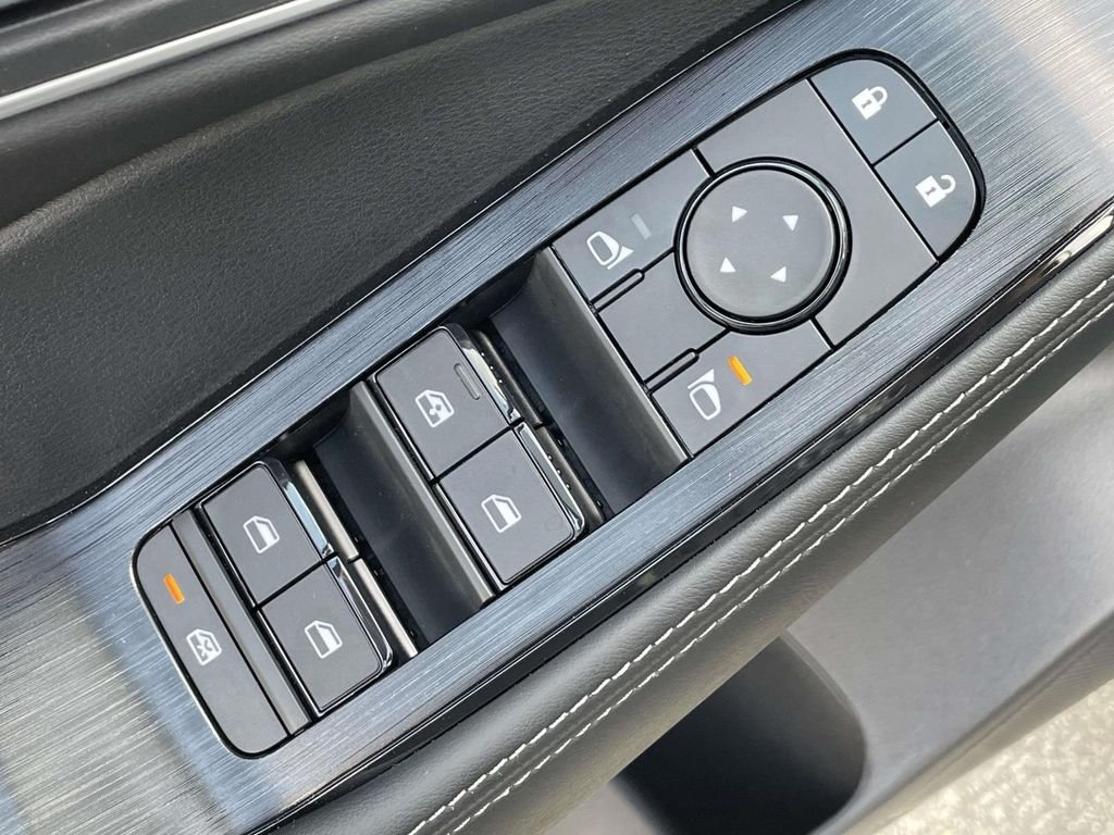 New 2026 Boulder Gray Pearl / Super Black Two-tone Nissan Platinum image 17