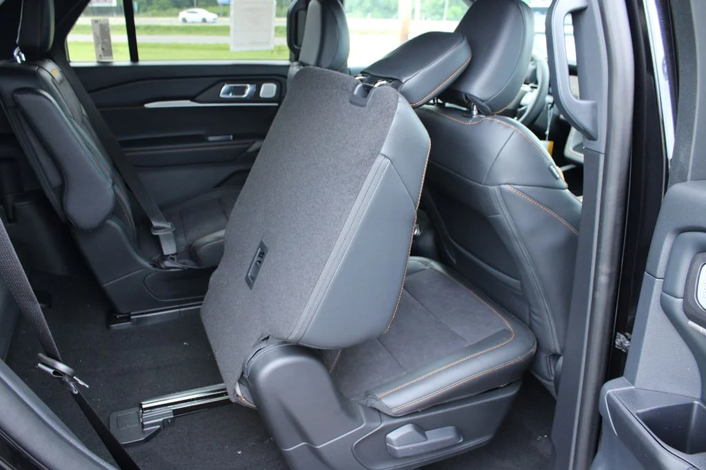 New 2026 Agate Black Metallic Ford Tremor® image 19