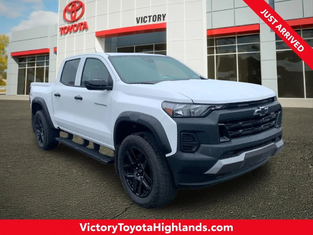 Used 2023 White Chevrolet Trail Boss image 1