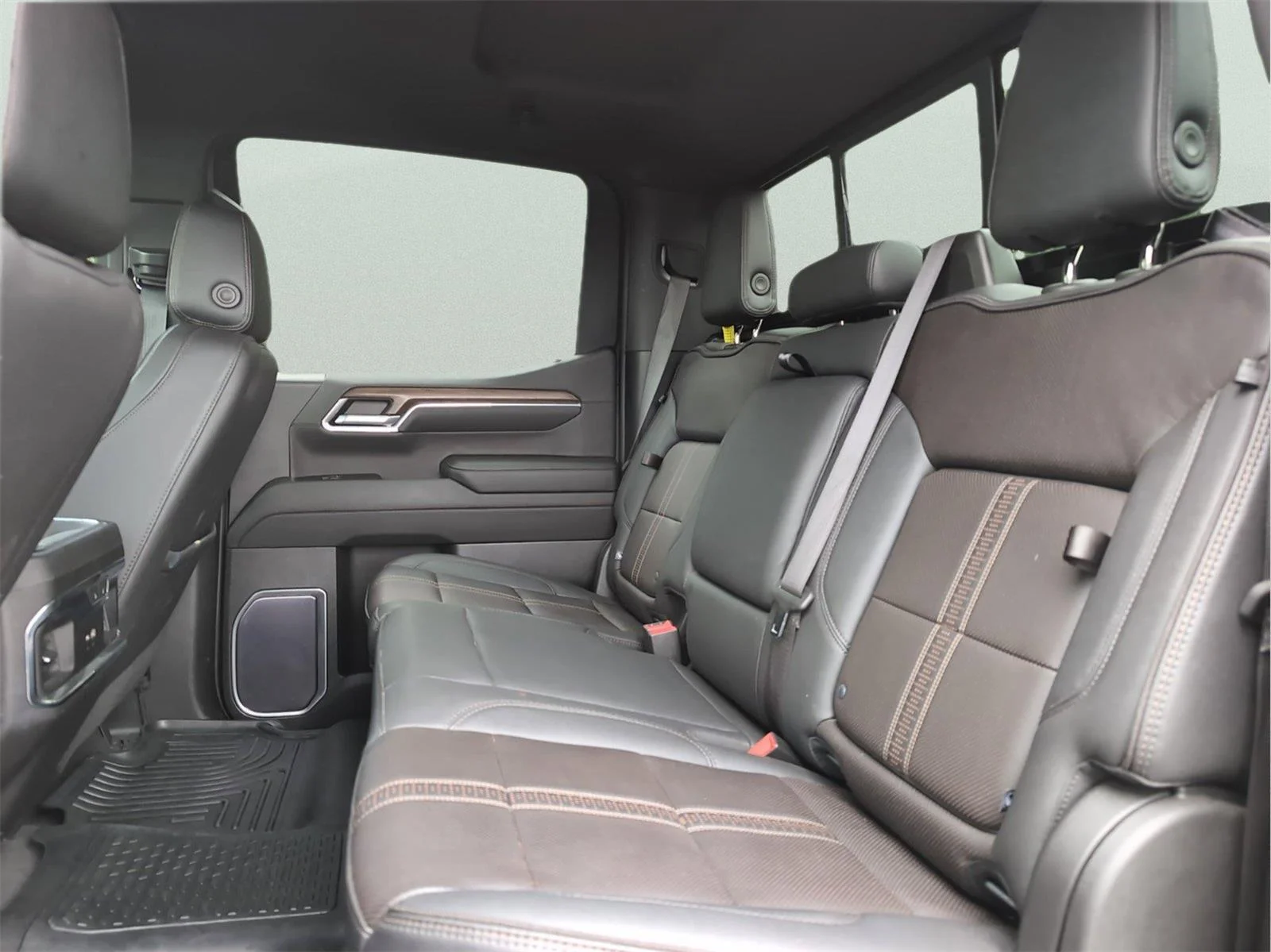 Used 2023 Sterling Gray Metallic Chevrolet High Country image 33