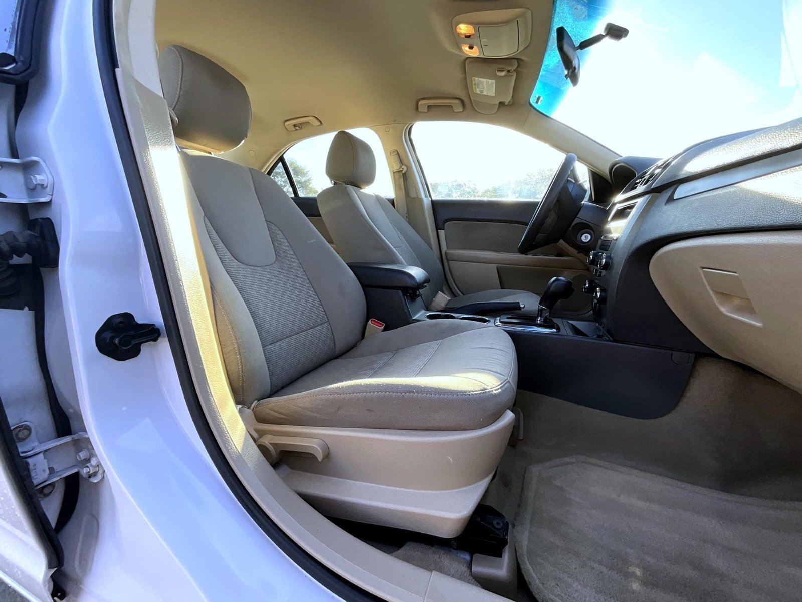 Used 2012 White Ford SE image 18