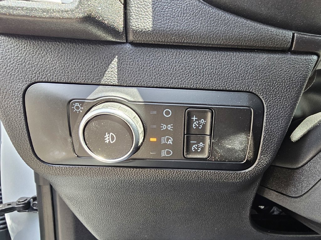 New 2026 Space White Metallic Ford Outer Banks® image 24