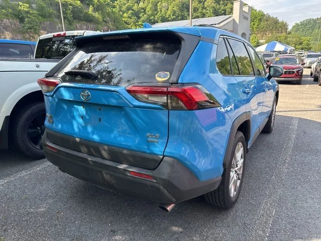 Used 2019 Blue Toyota XLE Premium image 2