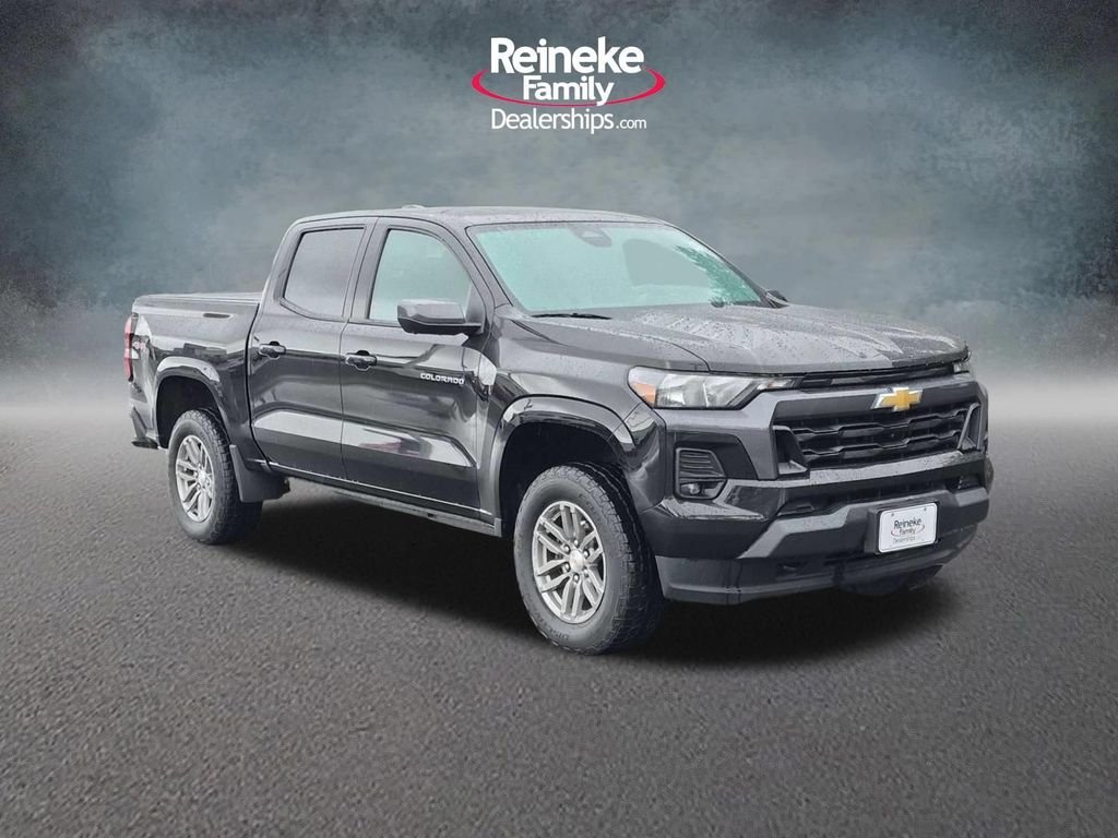 Used 2023 Black Chevrolet LT image 3
