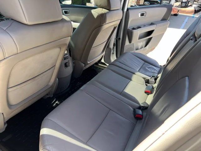 Used 2015 White Honda EX-L image 29