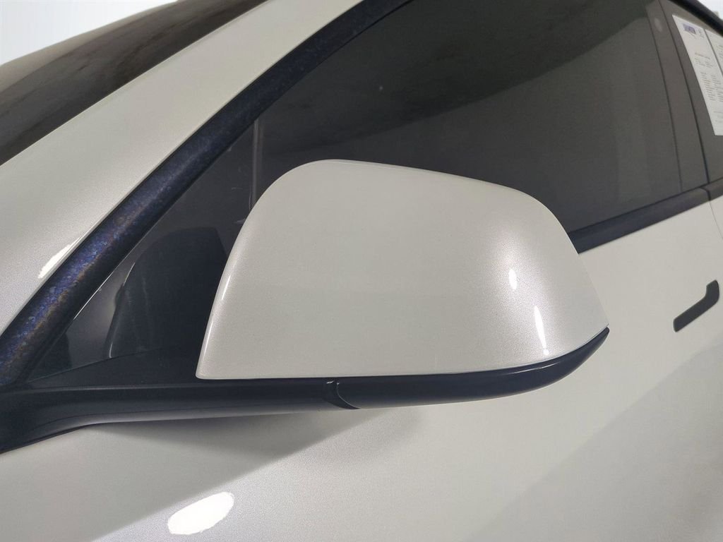 2023 Tesla Model Y Long Range - Photo 12