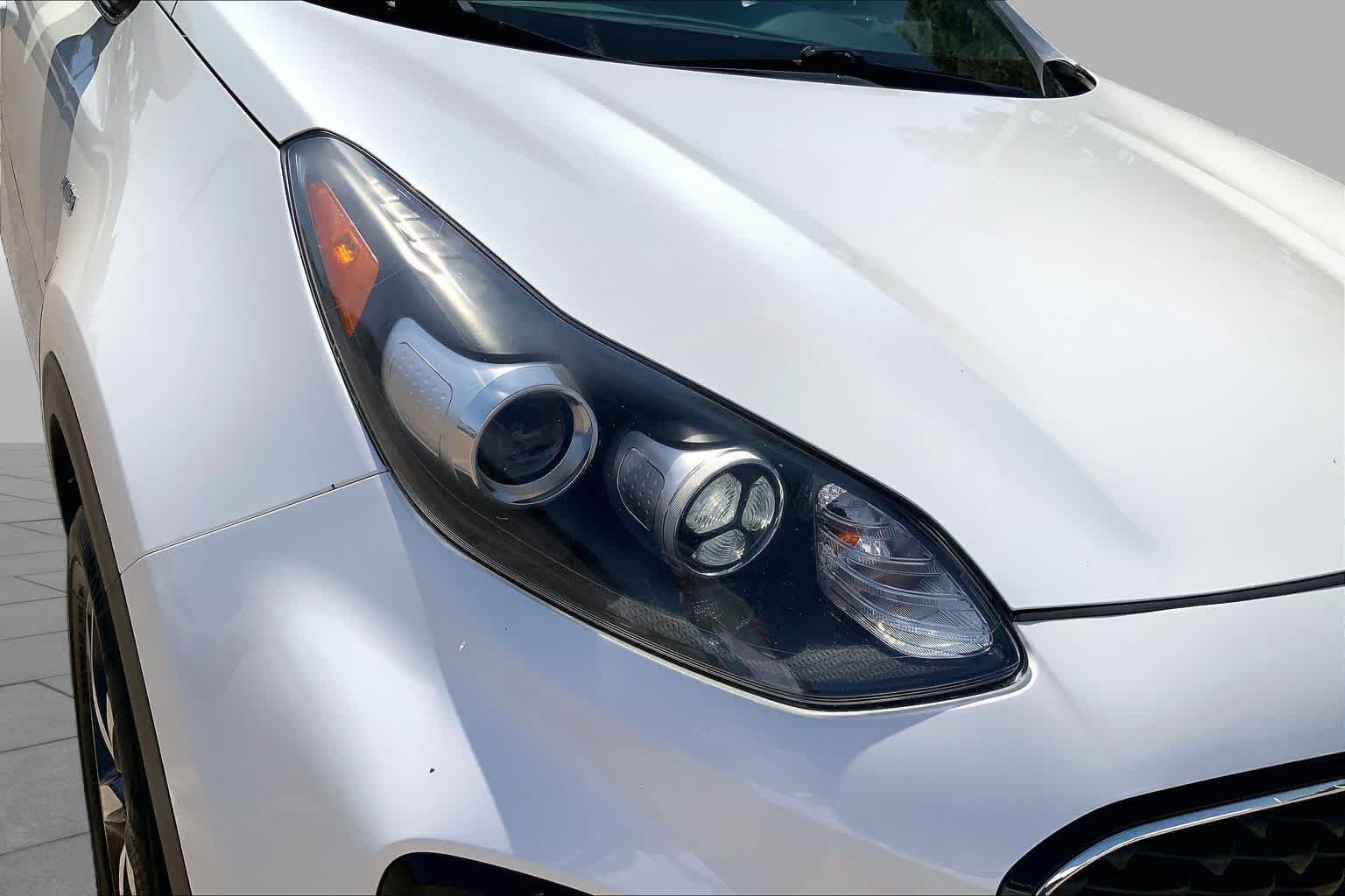 Used 2021 Snow White Pearl Kia LX image 35