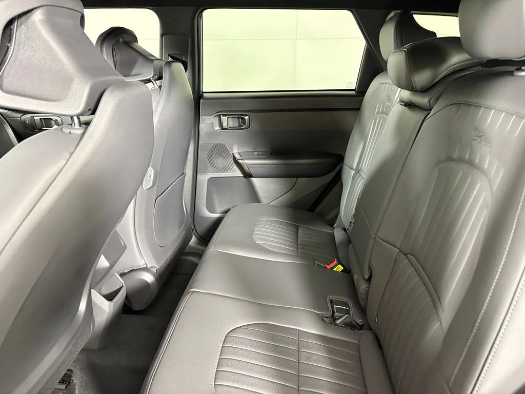 New 2027 Frost Blue / Black Roof Kia X-Line S image 35