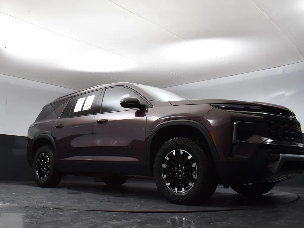 Used 2024 Stardust Silver Chevrolet Z71 image 29