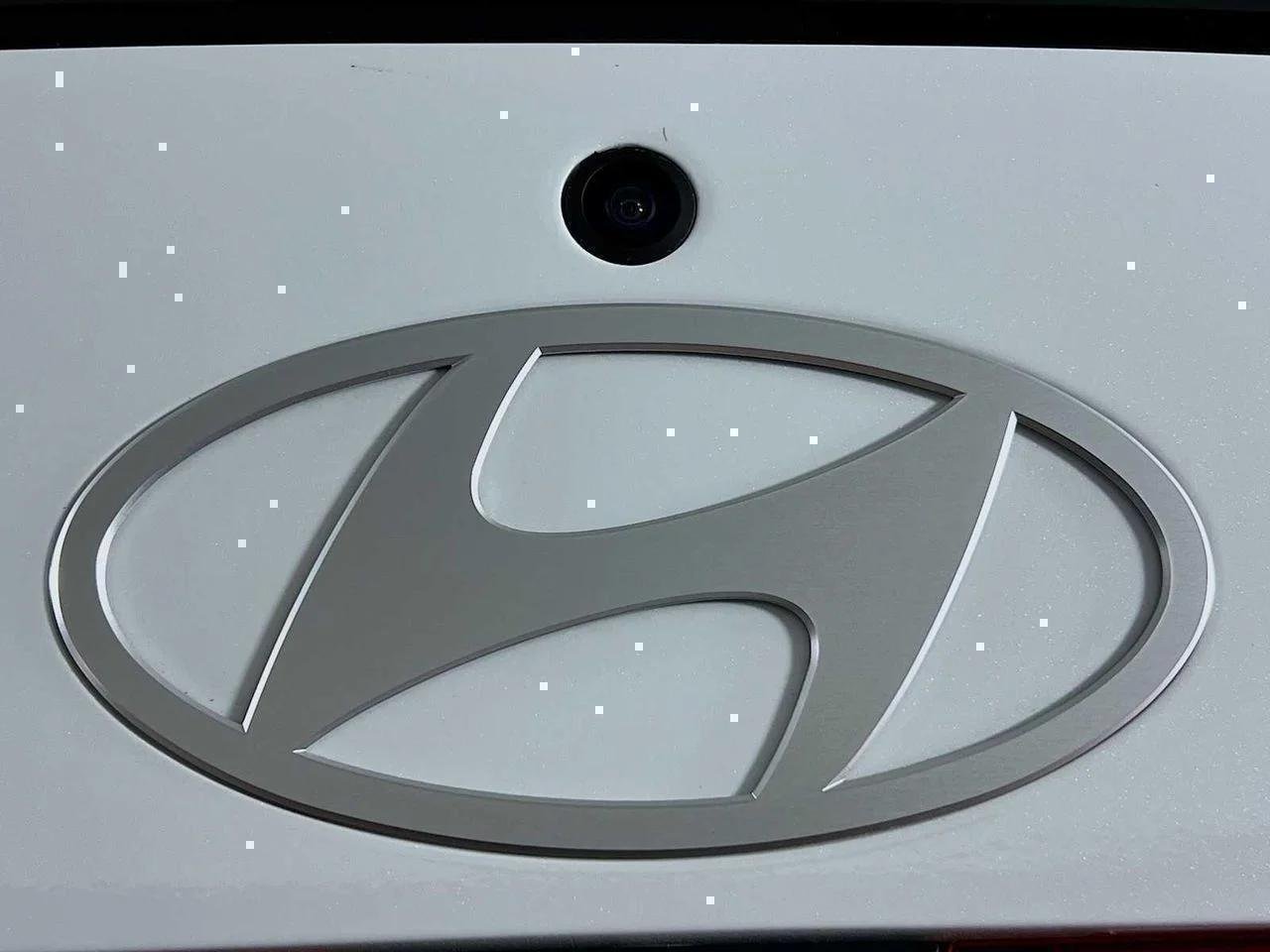 New 2026 Serenity White Hyundai SEL Sport image 18