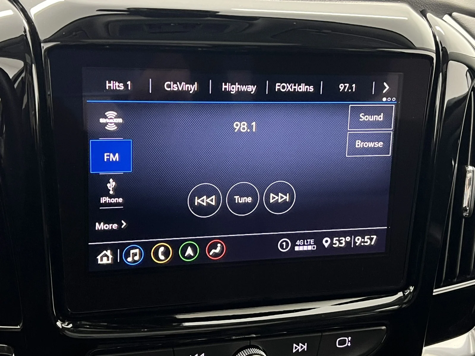Used 2020 Summit White Chevrolet Premier image 26