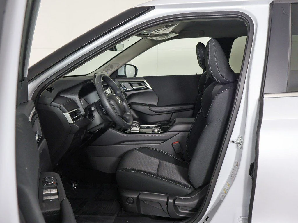 New 2026 White Mitsubishi ES 1.5T S-AWC image 28