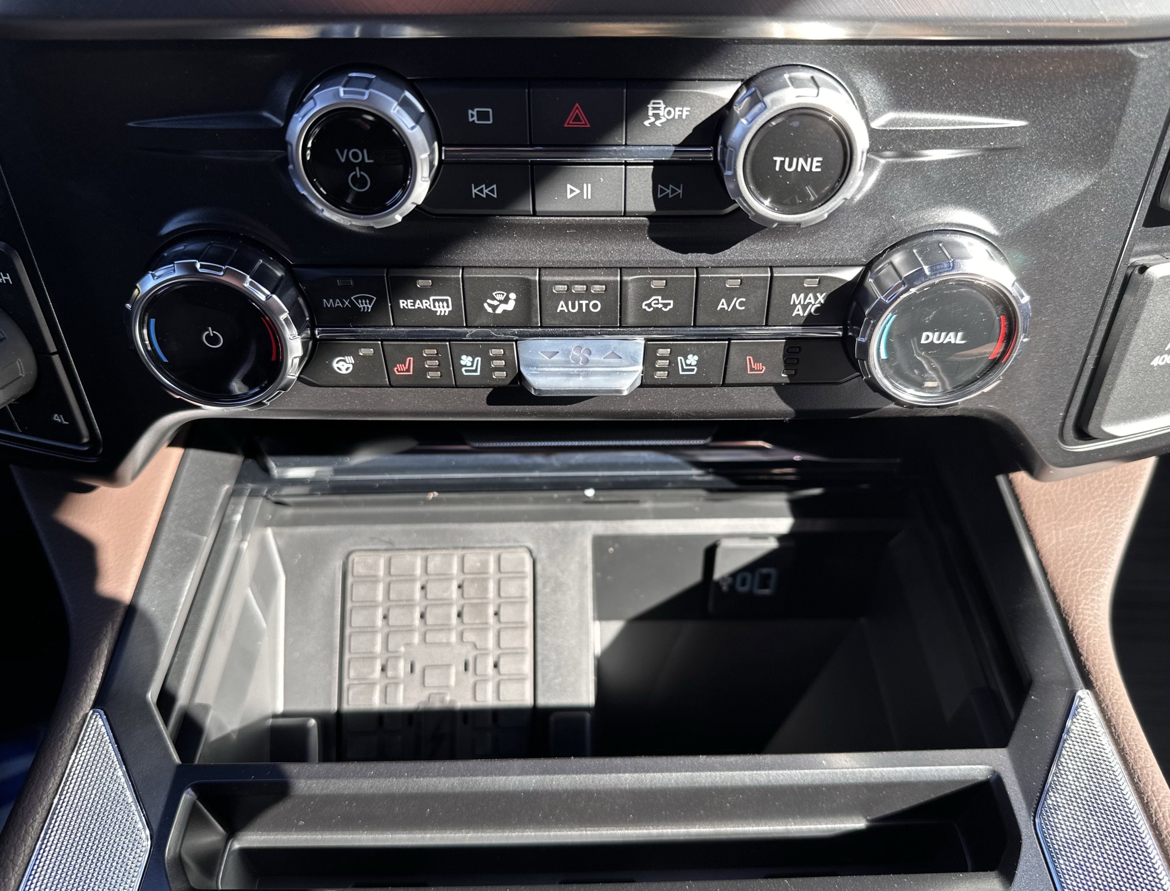 New 2026 Agate Black Metallic Ford F-350® King Ranch® image 28