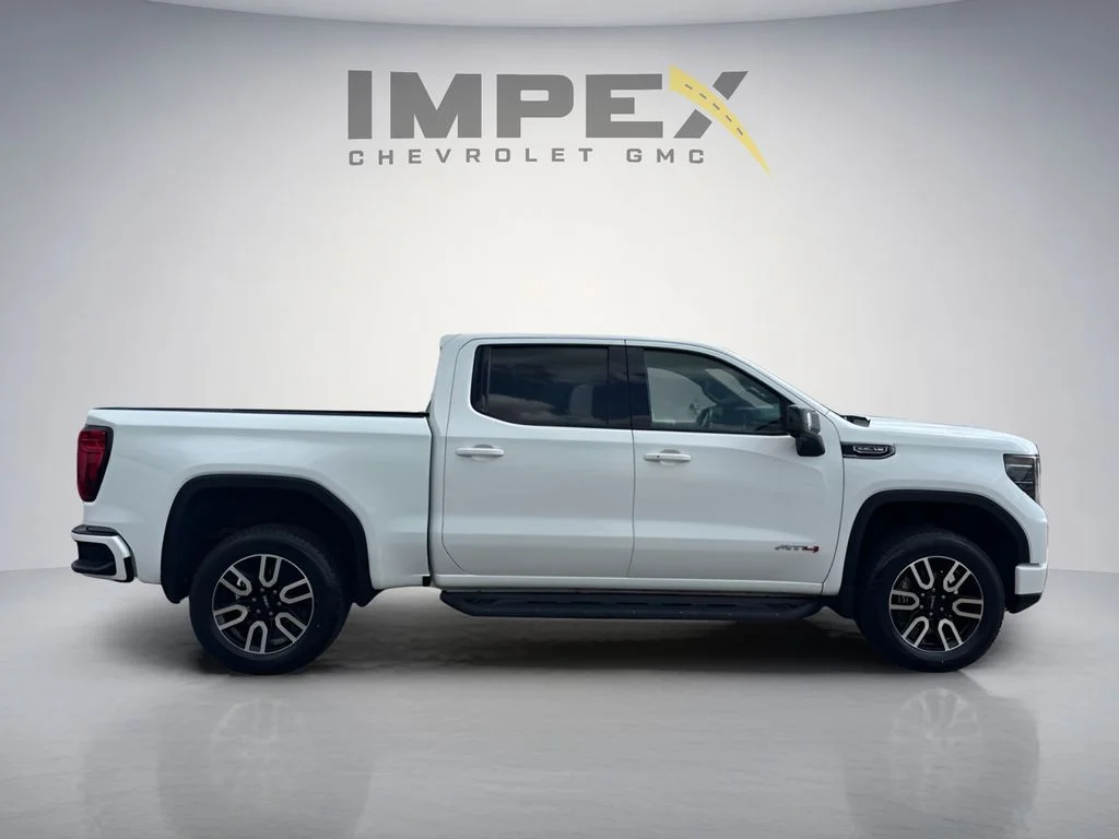 Used 2022 White GMC AT4 image 6