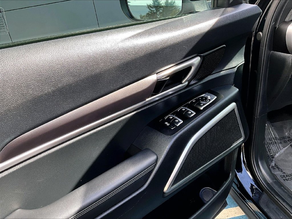 Used 2025 Black Kia S image 10