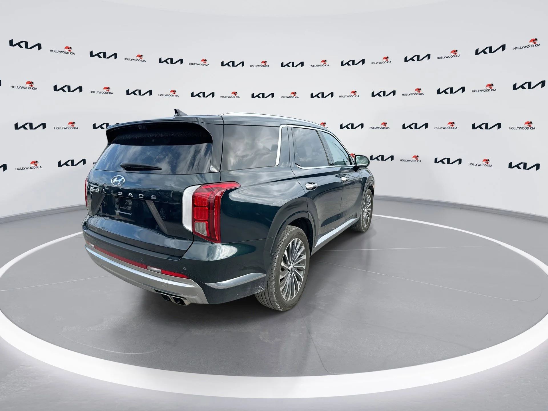Used 2025 Robust Emerald Hyundai Calligraphy image 8