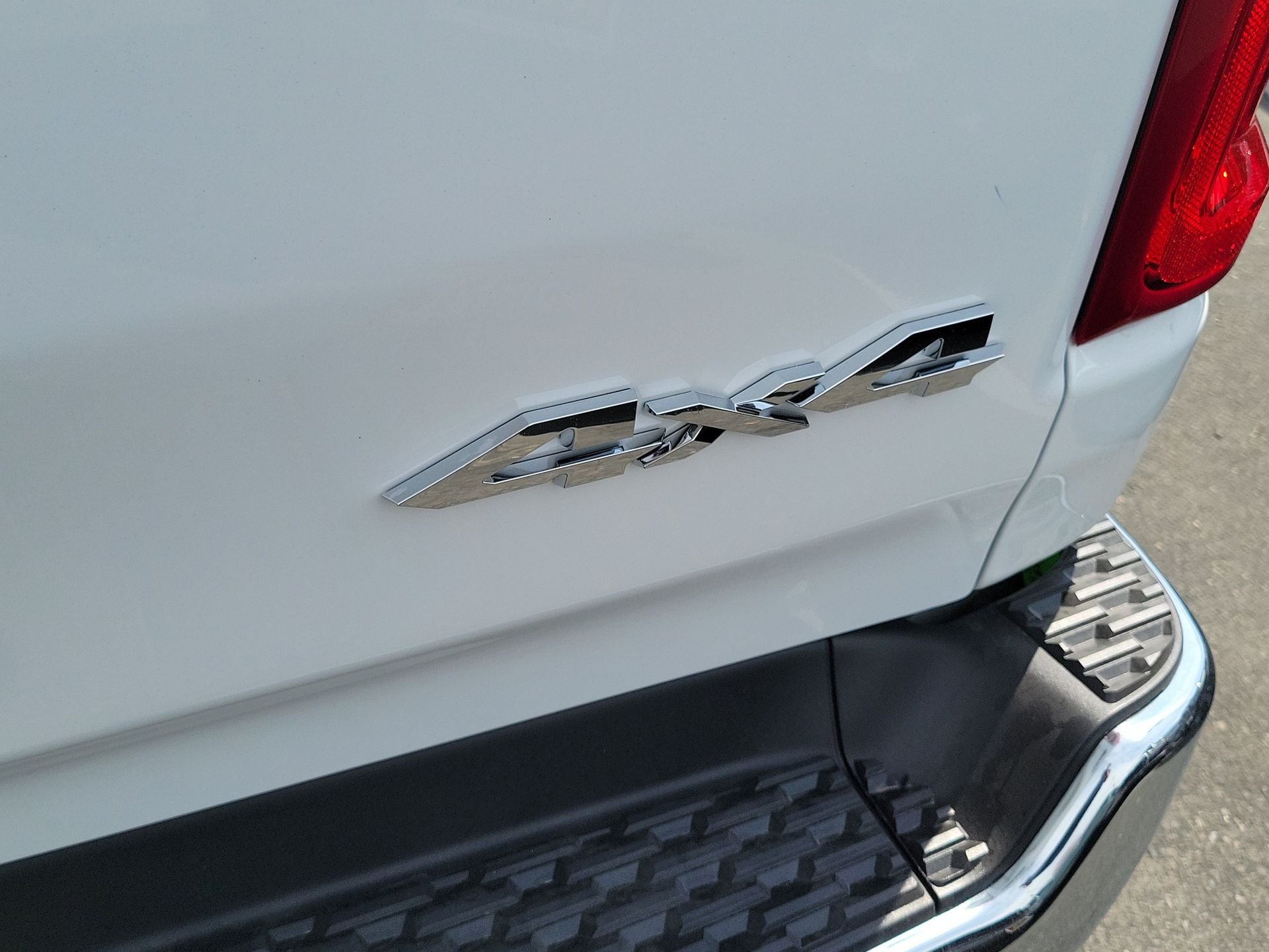 New 2026 Bright White Clear-Coat Exterior Paint RAM Big Horn/Lone Star image 20
