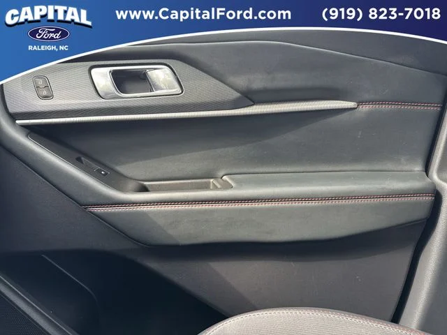 Used 2025 Gray Ford ST-Line image 27