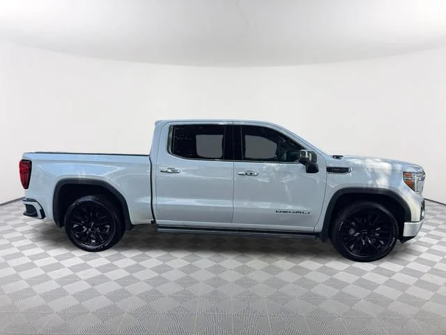 Used 2021 WHITE FROST TRICOAT GMC Denali image 4