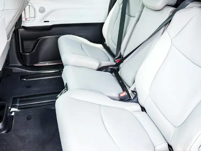 New 2026 Pearl Toyota XLE image 27