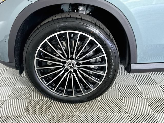New 2026 Verde Silver Metallic Mercedes-Benz GLC 300 image 61