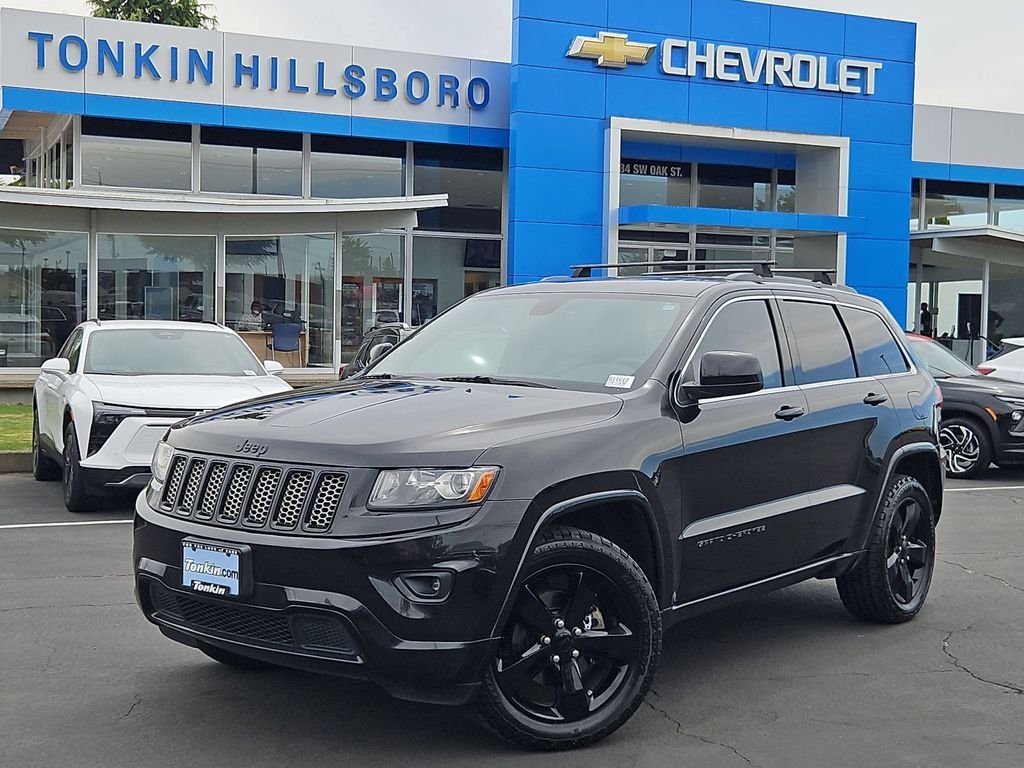 Used 2015 Brilliant Black Crystal Pearlcoat Jeep Altitude image 1