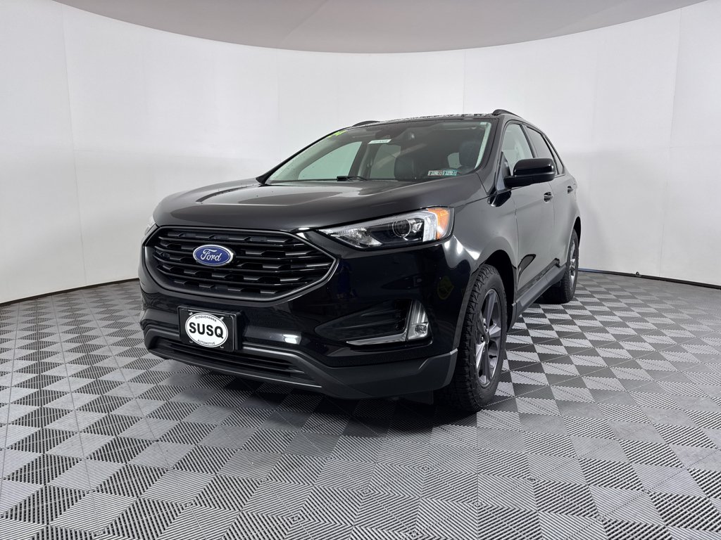 Used 2024 Agate Black Metallic Ford SEL image 17
